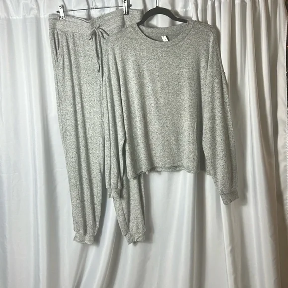 Fornia Loungewear Gray Set Multiple Sizes Available Brand New - Picture 5 of 12